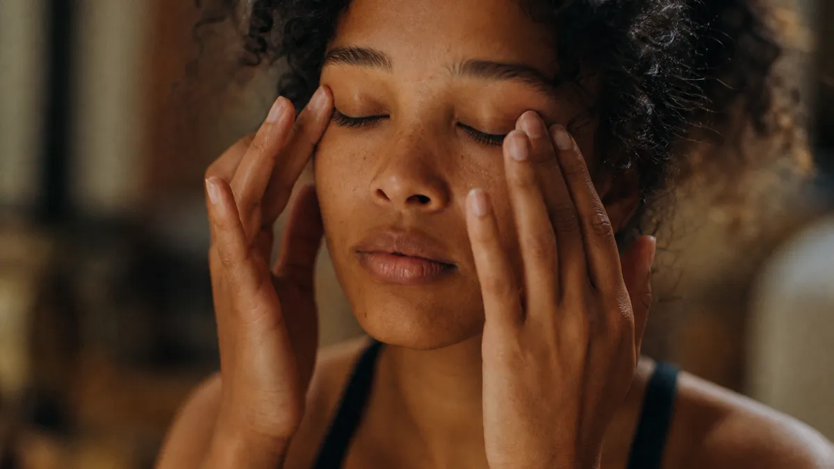 Massage des yeux : comment soulager la fatigue oculaire ?
